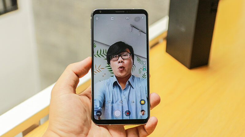 Trên tay LG V30 tại Việt Nam Trên tay LG V30 tại Việt Nam